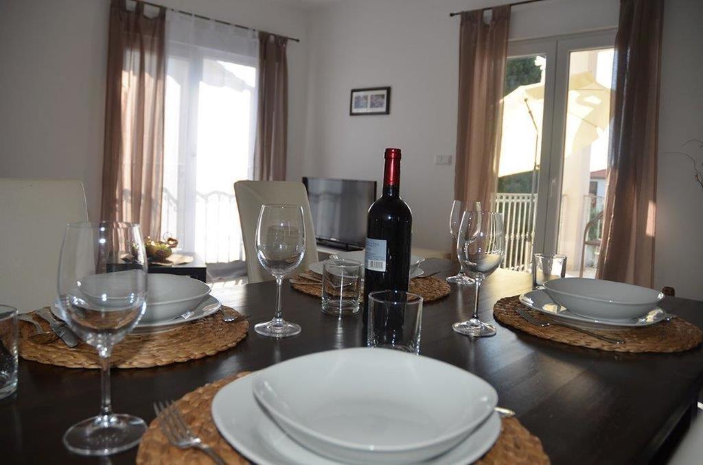 Apartments Villa Marina Vodice Kamer foto