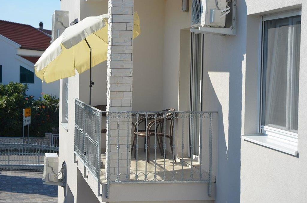 Apartments Villa Marina Vodice Kamer foto