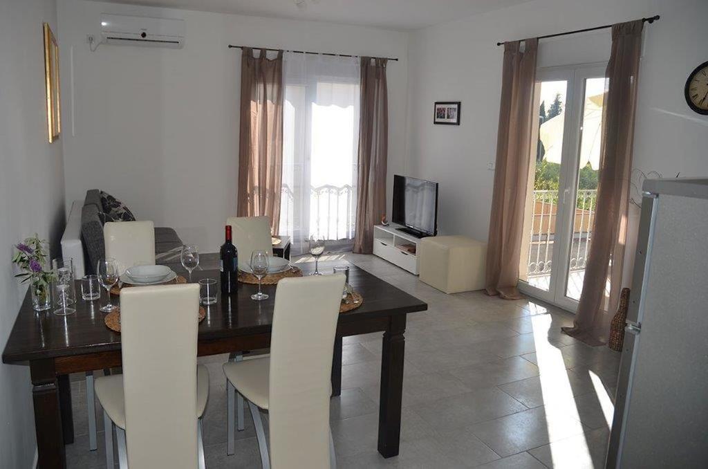 Apartments Villa Marina Vodice Kamer foto